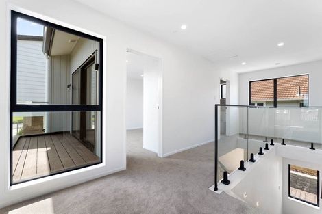 Photo of property in 112b Eversleigh Road, Belmont, Auckland, 0622