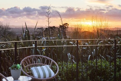 Photo of property in 51 Burrow Road, Pukekohe, 2120