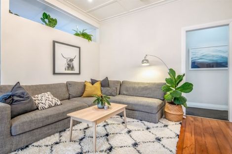 Photo of property in 2/221 Onewa Road, Birkenhead, Auckland, 0626