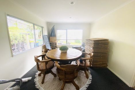 Photo of property in 1 Thomas Hamer Place, Greenhithe, Auckland, 0632