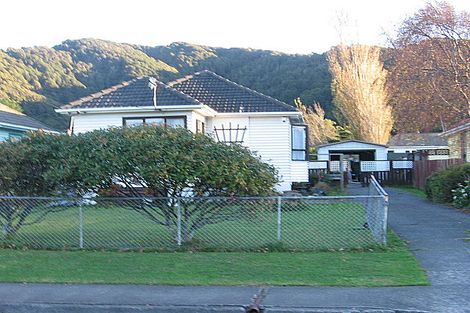 Photo of property in 53 Totara Street, Wainuiomata, Lower Hutt, 5014
