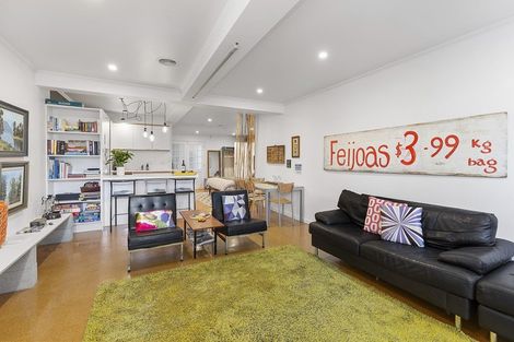 Photo of property in 30 Mantell Street, Seatoun, Wellington, 6022