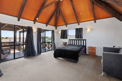 Photo of property in 17 Seymour Street, Hornby, Christchurch, 8042