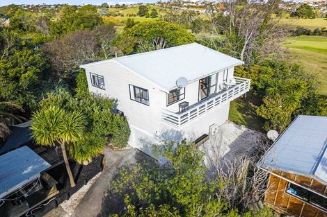 Photo of property in 1297b Whangaparaoa Road, Army Bay, Whangaparaoa, 0930