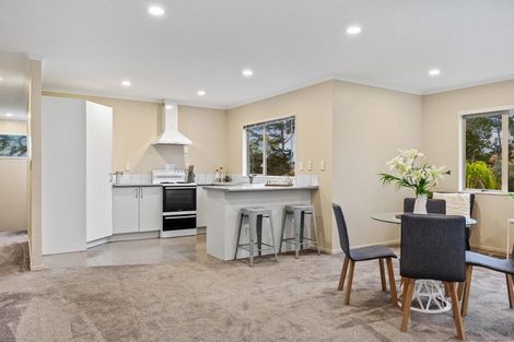 Photo of property in 20 Quincey Place, Massey, Auckland, 0614