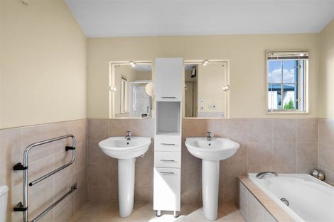 Photo of property in 12 Chateau Drive, Burnside, Christchurch, 8053