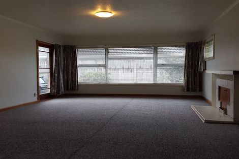 Photo of property in 17 Eglinton Street, Avondale, Christchurch, 8061