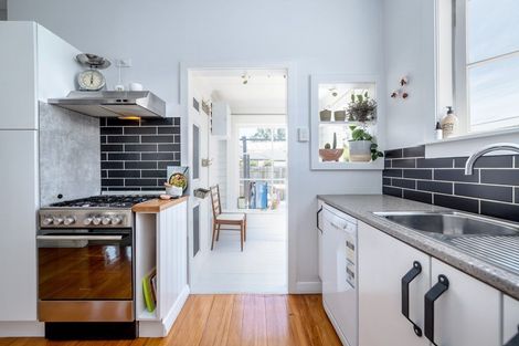 Photo of property in 28 Garrison Street, Carterton, 5713