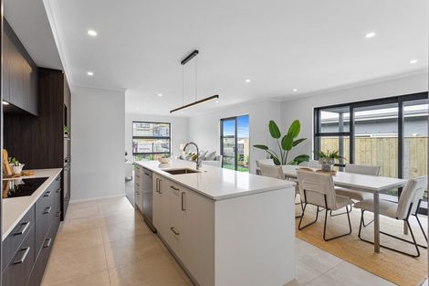 Photo of property in 29 Tiromoana Drive, Red Beach, 0932