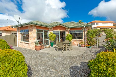 Photo of property in 87a Elan Place, Stanmore Bay, Whangaparaoa, 0932