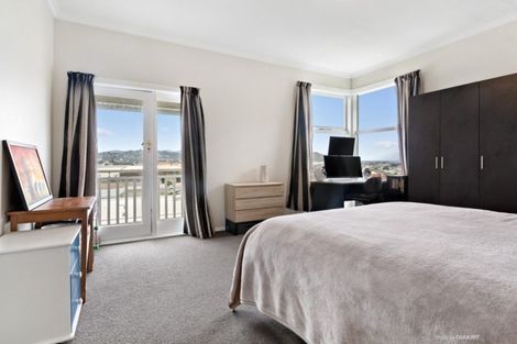 Photo of property in 10 Queens Drive, Kilbirnie, Wellington, 6022