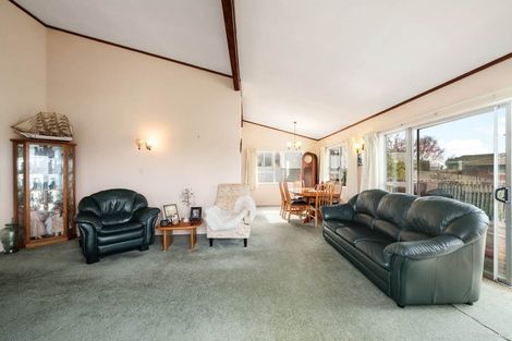 Photo of property in 785 East Coast Road, Northcross, Auckland, 0630