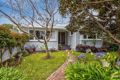 Photo of property in 12 Raymond Terrace, Fairfield, Lower Hutt, 5011