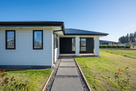 Photo of property in 16 Maison Way, Rangatira Park, Taupo, 3330