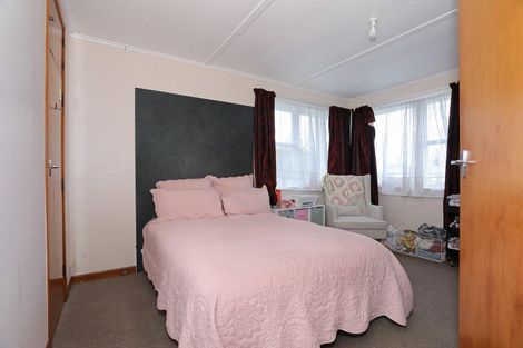 Photo of property in 11 Ngahina Street, Marton, 4710