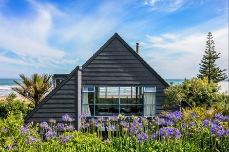 Photo of property in 8 Makorori Beach Road, Makorori, Gisborne, 4073