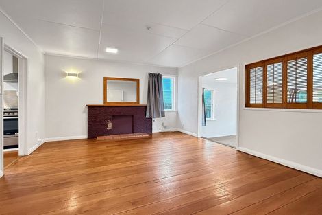 Photo of property in 9 Hollies Crescent, Johnsonville, Wellington, 6037
