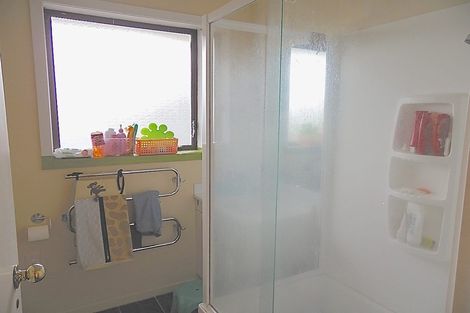 Photo of property in 19a Northcote Road, Northcote, Christchurch, 8052