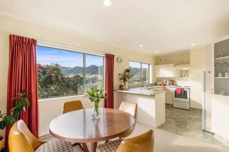 Photo of property in 8a Chilton Drive, Paraparaumu, 5032