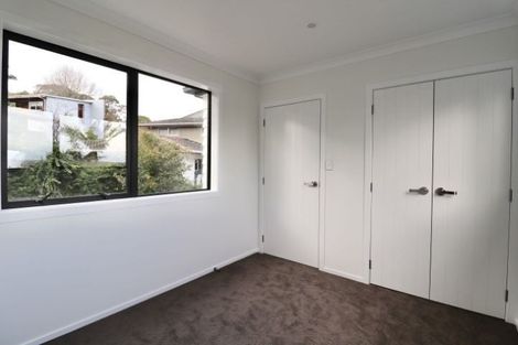 Photo of property in 210b Forrest Hill Road, Forrest Hill, Auckland, 0620
