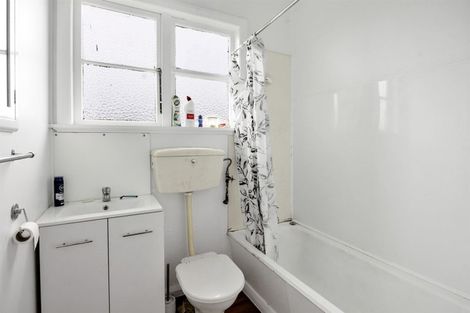 Photo of property in 210 South Road, Hawera, 4610