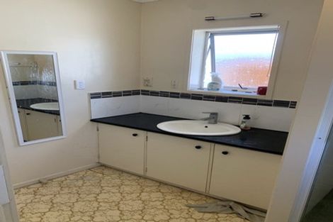 Photo of property in 2/25 Overton Road, Papatoetoe, Auckland, 2025