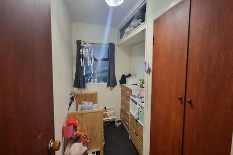 Photo of property in 142 Mark Avenue, Grenada Village, Wellington, 6037