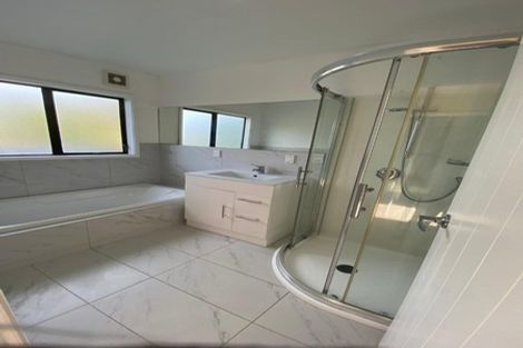 Photo of property in 1/7 Banksia Place, Goodwood Heights, Auckland, 2105