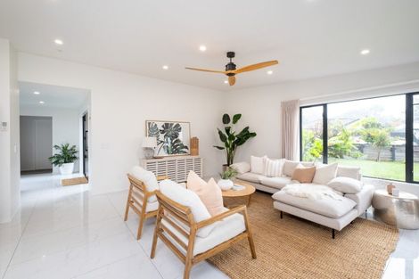 Photo of property in 19 Read Crescent, Clive, 4102