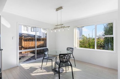 Photo of property in 16 Fielding Crescent, Farm Cove, Auckland, 2012