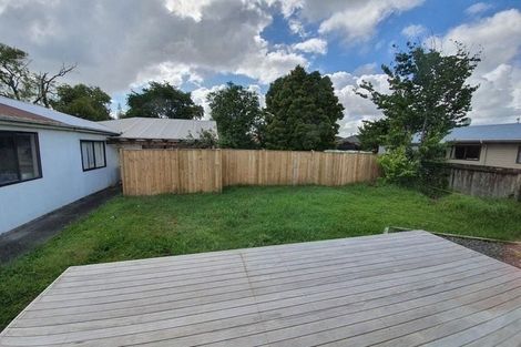 Photo of property in 29 Lincoln Road, Henderson, Auckland, 0610