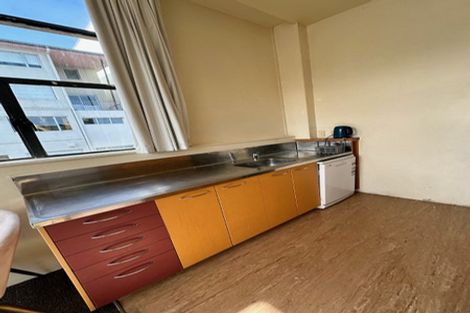 Photo of property in 4 Torrens Terrace, Mount Cook, Wellington, 6011