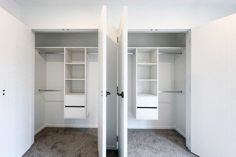 Photo of property in 2/5 Peverill Crescent, Papatoetoe, Auckland, 2025