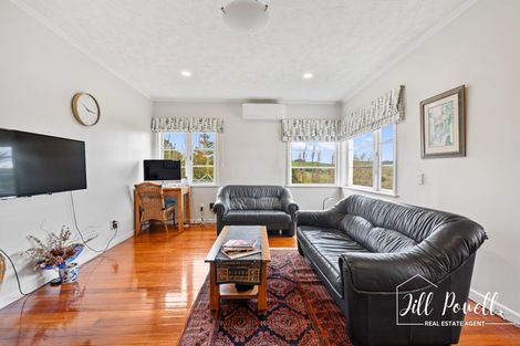 Photo of property in 13 View Street, Maungaturoto, 0520