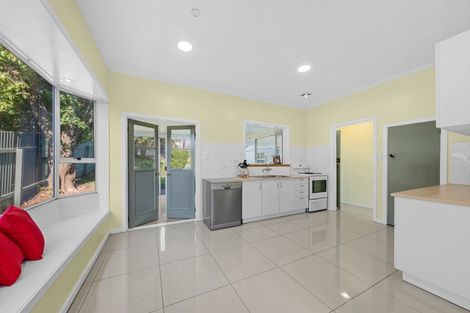 Photo of property in 29 Curtis Street, Okato, 4335