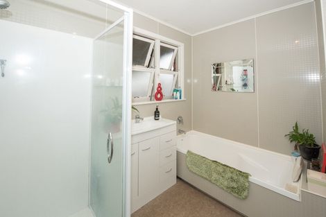 Photo of property in 49a Doralto Road, Frankleigh Park, New Plymouth, 4310