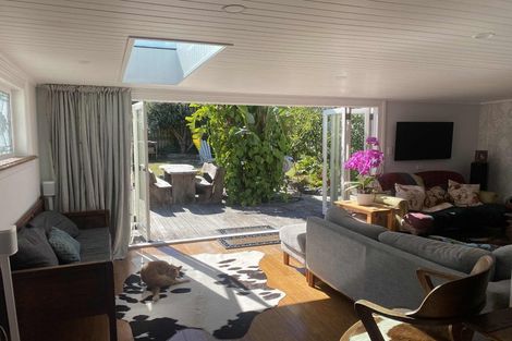 Photo of property in 80 Lake Road, Narrow Neck, Auckland, 0624