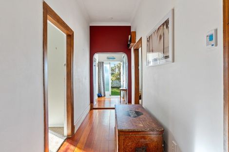 Photo of property in 56 Freyberg Street, Lyall Bay, Wellington, 6022