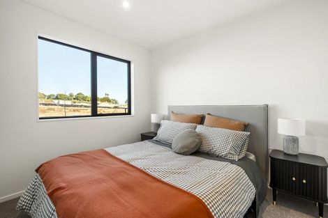 Photo of property in 4/4 Limestone Drive, Hobsonville, 0616