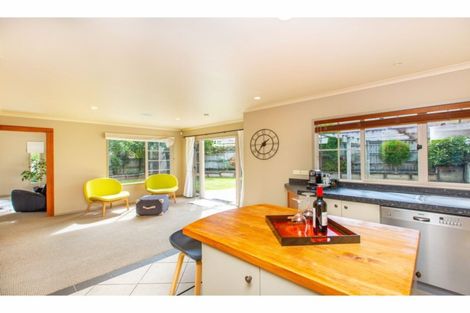 Photo of property in 18 Roderick Place, Rototuna, Hamilton, 3210