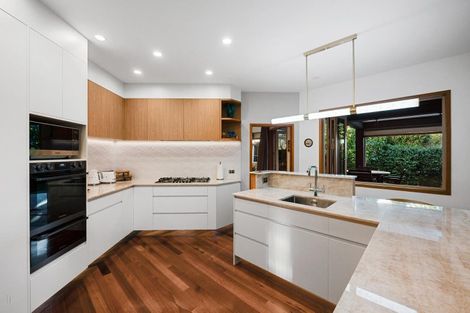 Photo of property in 2/114 Aberdeen Road, Campbells Bay, Auckland, 0620