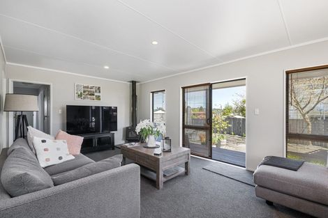 Photo of property in 16 Ward Place, Richmond Heights, Taupo, 3330