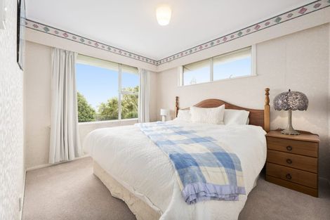 Photo of property in 8 Fowey Avenue, Te Atatu South, Auckland, 0610