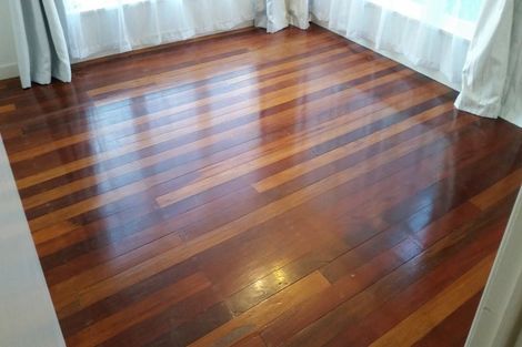 Photo of property in 84 Ocean View Road, Northcote, Auckland, 0627