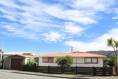 Photo of property in 12 Witham Street, Island Bay, Wellington, 6023