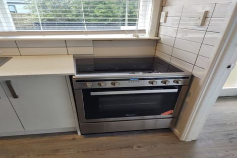 Photo of property in 2/14 Ozich Avenue, Te Atatu South, Auckland, 0610