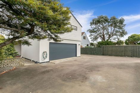 Photo of property in 2/13 Mana Esplanade, Paremata, Porirua, 5026