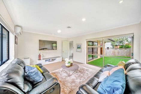Photo of property in 8 Lamia Place, The Gardens, Auckland, 2105