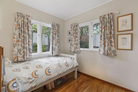 Photo of property in 1/3 Ellice Road, Totara Vale, Auckland, 0629