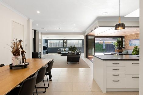 Photo of property in 23 Waldorf Crescent, Orewa, 0931